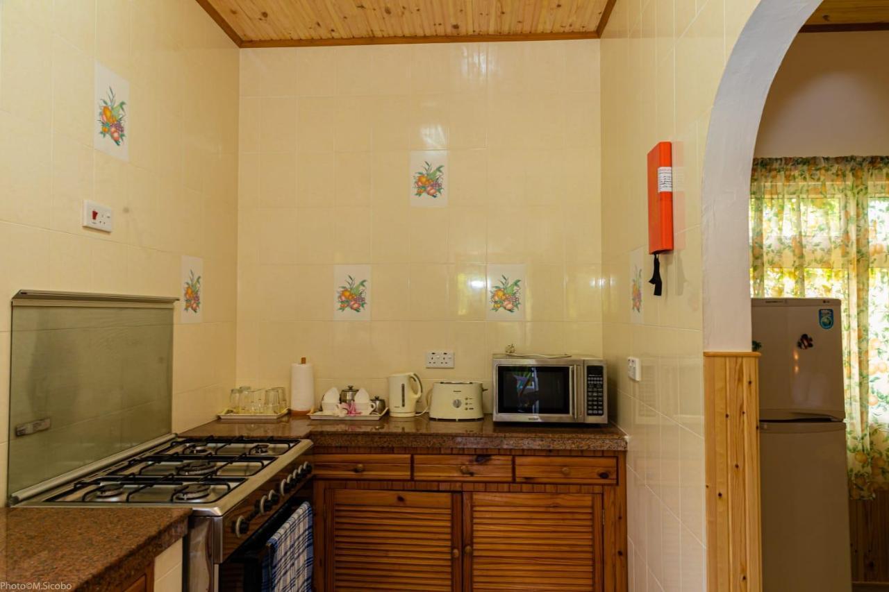 Villa Marthe Baie Sainte Anne Ngoại thất bức ảnh